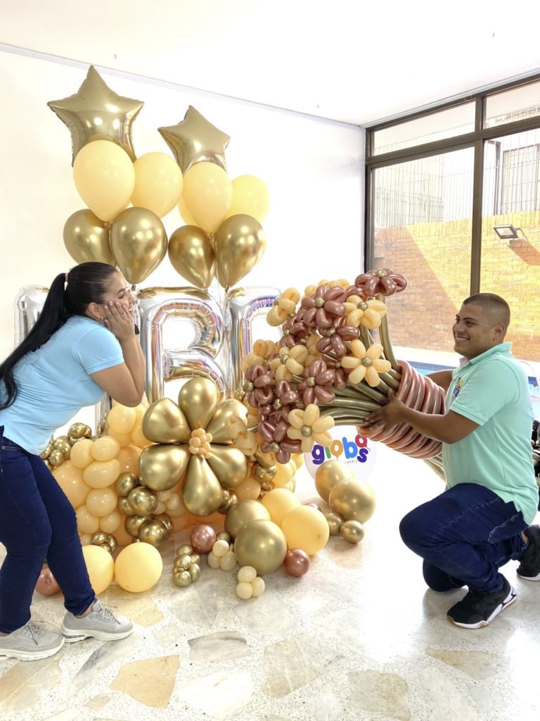 TALLER PERSONALIZADO - Bouquets y Globos en Helio - Imagen 17