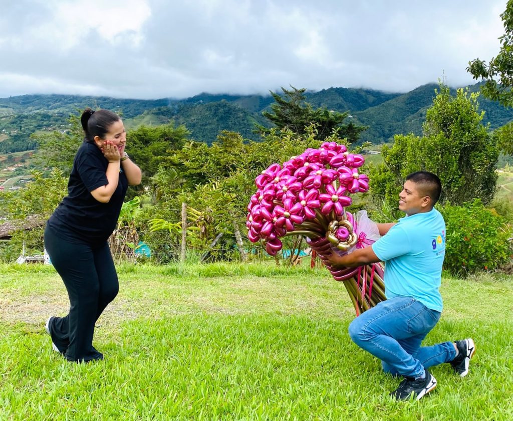 Taller Online: EDICIÓN ESPECIAL “Amor y Amistad” - Ramos de Flores Twister - Imagen 6